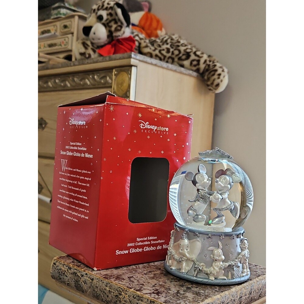 2002 Special Edition Disney Mickey & Minnie Ice Skating Silver Snow Globe